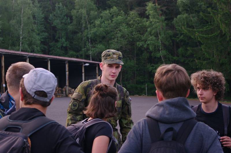 Mezi finalisty soutěže byli také studenti příbramského gymnázia. Foto: majorka Miroslava Štenclová, Velitelství pozemních sil