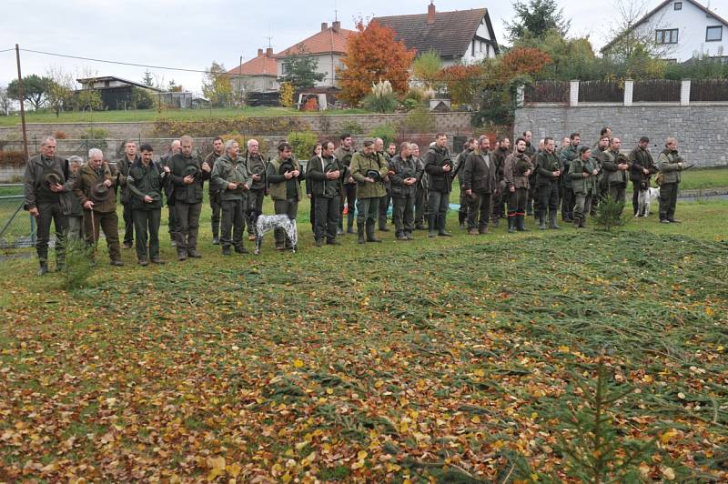 Tradiční hon na bažanty uspořádali na sklonku října myslivci z Mysliveckého sdružení (MS) Svatý Jan. 