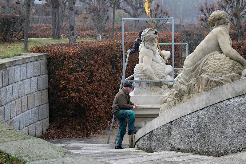 Začaly přípravy na revitalizaci francouzského parku a ten je nyní uzavřen.