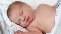 Eliáš Karas se narodil 22. června 2022 v Příbrami. Vážil 4210 g. Doma v Žežicích ho přivítali maminka Gabriela, tatínek Lukáš a sedmiletý Sebastian.