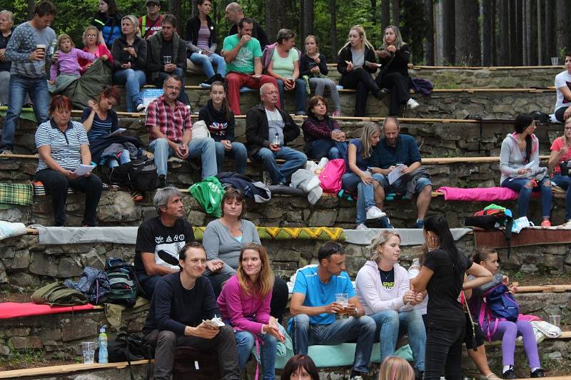 Letní festival v příjemném prostředí, přímo na pláži, byl v tropickém počasí volbou několika tisíců návštěvníků.