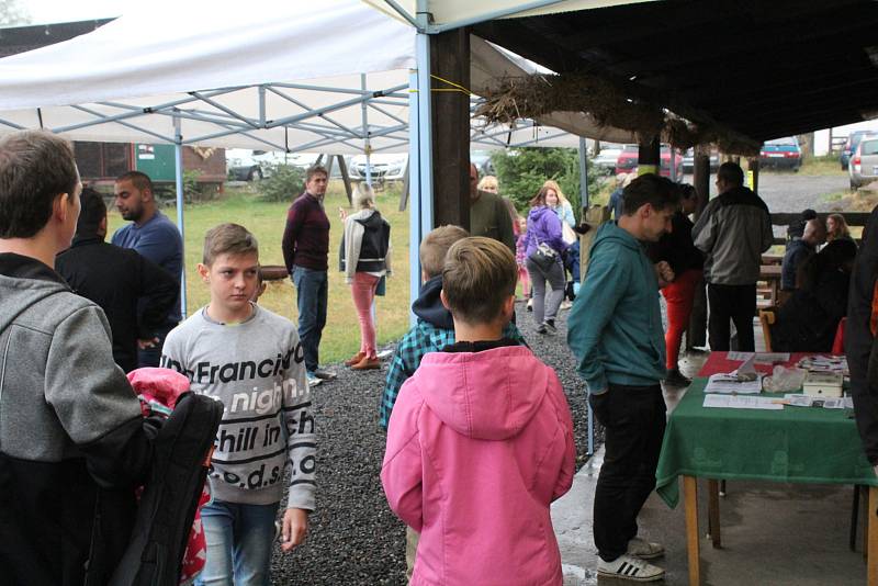 Tradiční Příbramský huntík Zdeňka Hejkrlíka přilákal stovky příznivců country a folkových kapel n