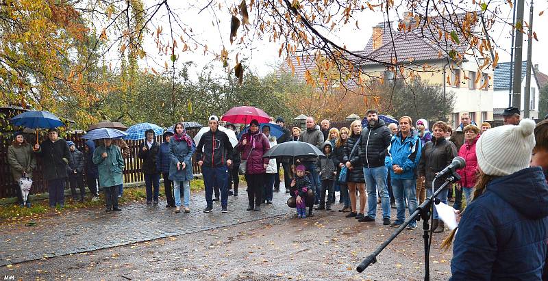 V Hluboši slavili výročí republiky průvodem a hymnou.