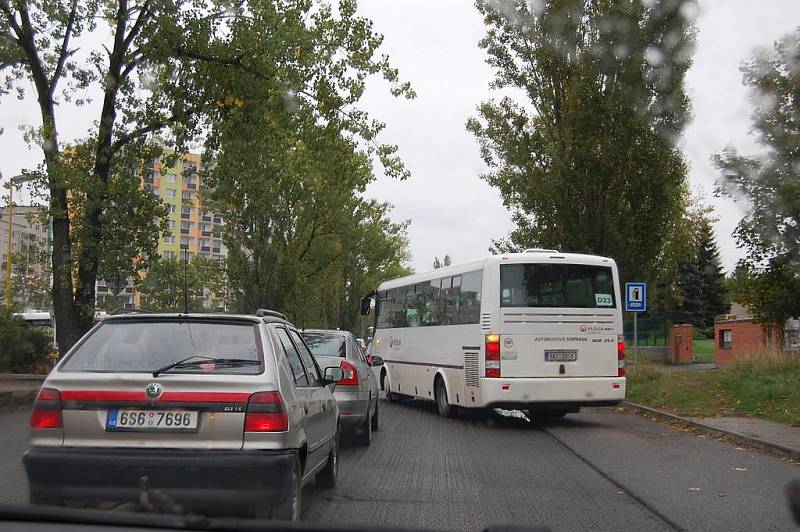 Kvůli uzavřenému náměstí TGM jsou po Příbrami objížďky.