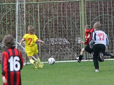 OP minikopané: Marila - Dobříš (4:1 a 7:1).