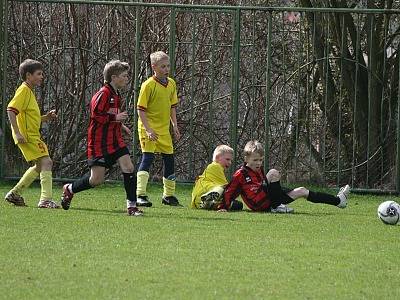 OP minikopané: Marila - Dobříš (4:1 a 7:1).