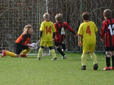 OP minikopané: Marila - Dobříš (4:1 a 7:1).