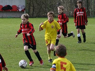 OP minikopané: Marila - Dobříš (4:1 a 7:1).