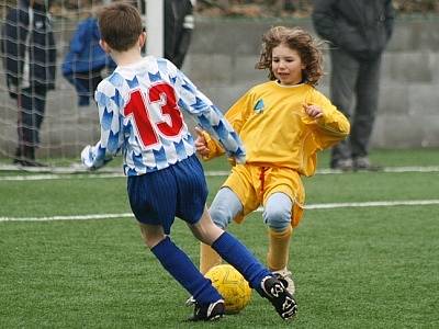 OS minikopané: Spartak - D. Dušníky (0:4 a 1:1).