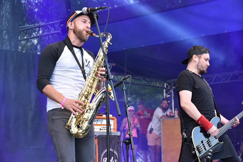 Letní festival v příjemném prostředí, přímo na pláži, byl v tropickém počasí volbou několika tisíců návštěvníků. Foto: Ondřej Navrátil