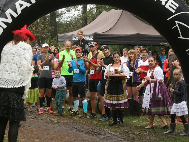 1. český marathon: v cíli čekali na vítěze účastníci SOREX Brdského terénního půlmaratonu.