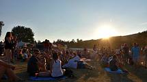 Letní festival v příjemném prostředí, přímo na pláži, byl v tropickém počasí volbou několika tisíců návštěvníků. Foto: Ondřej Navrátil