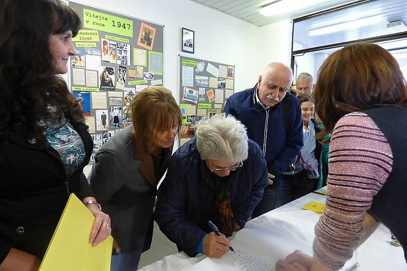 V sedlčanském gymnáziu se v sobotu potkávalo několik generací studentů. Škola si připomínala 70 let od svého založení.