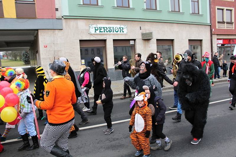 Sobotní masopustní průvod zahájil v Březnici čtyřicetidenní půst.