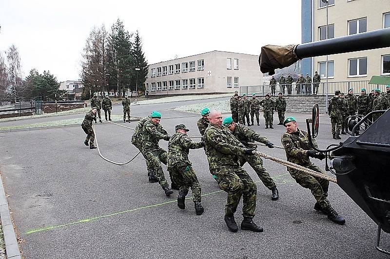 Dělostřelci v Jincích oslavili kulaté výročí a svatou Barboru 