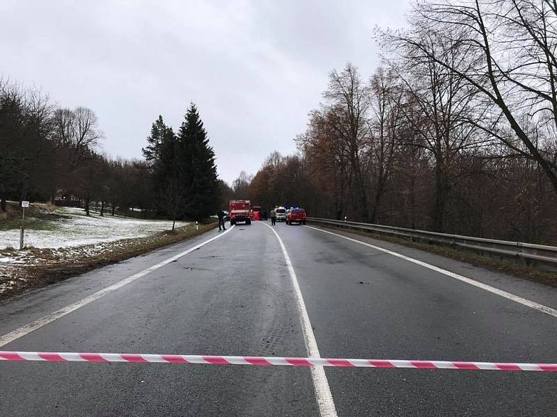 Uzavřená Milínská ulice v Příbrami kvůli tragické dopravní nehodě v úterý 8. ledna 2019.