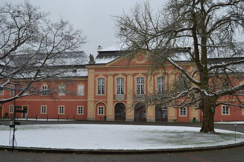Dobříšský zámek mimo jiné již tradičně nabízí adventní prohlídky zámecké expozice s tematickou vánoční výzdobou.