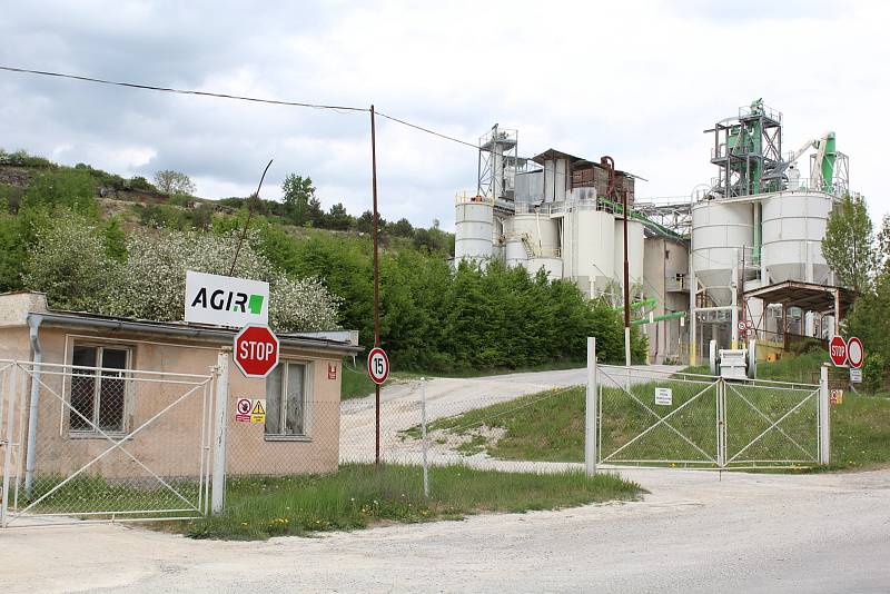 Nová hasičská zbrojnice vznikne ve spolupráci s místním vápencovým lomem.