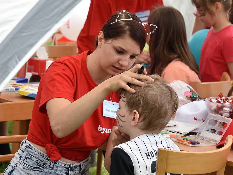 Divadlo patří dětem. Den plný her, zábavy a soutěží pro děti i dospělé v Příbrami.