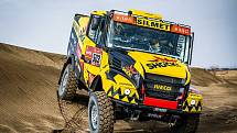 Posádka sedlčanského kamionu Big Shock! Racing týmu Martina Macíka mladšího během testovacího shake downu před startem Dakaru 2021.