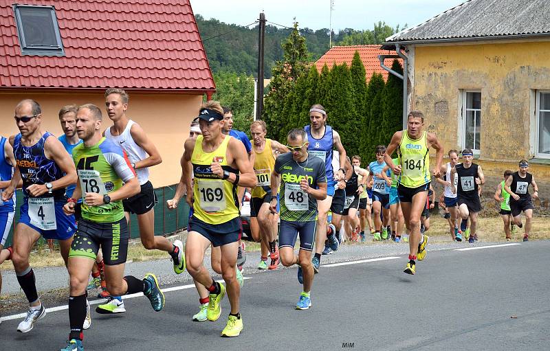 Již posedmnácté se konal v neděli 7. července běh do vrchu Lochovice - Plešivec.