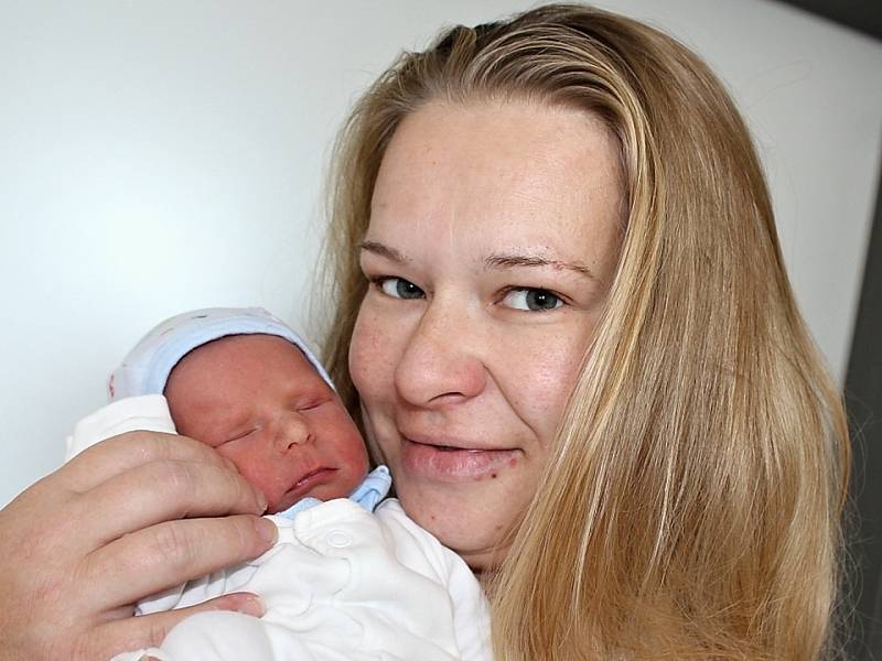 VENDELÍN KUŠKA se narodil v pondělí 25. září o váze 2,30 kg rodičům Zdence a Honzovi z Příbrami.