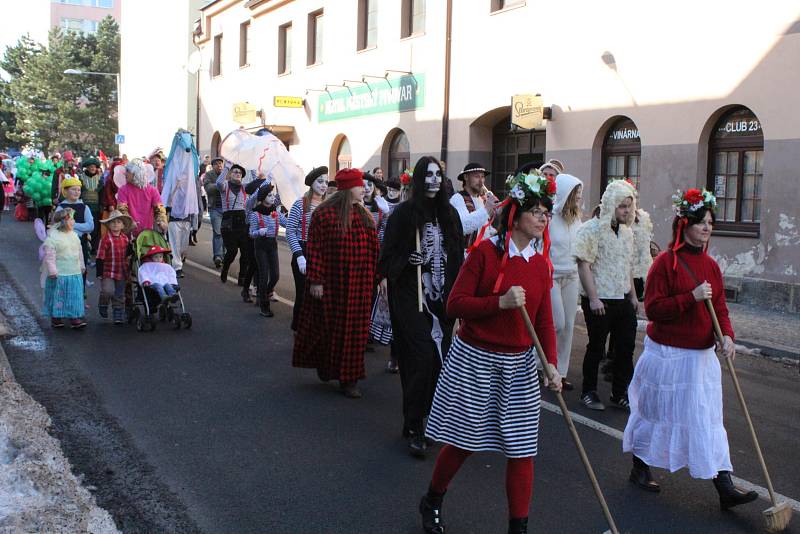 V sobotu odpoledne patřilo centrum Březnice masopustnímu reji masek.