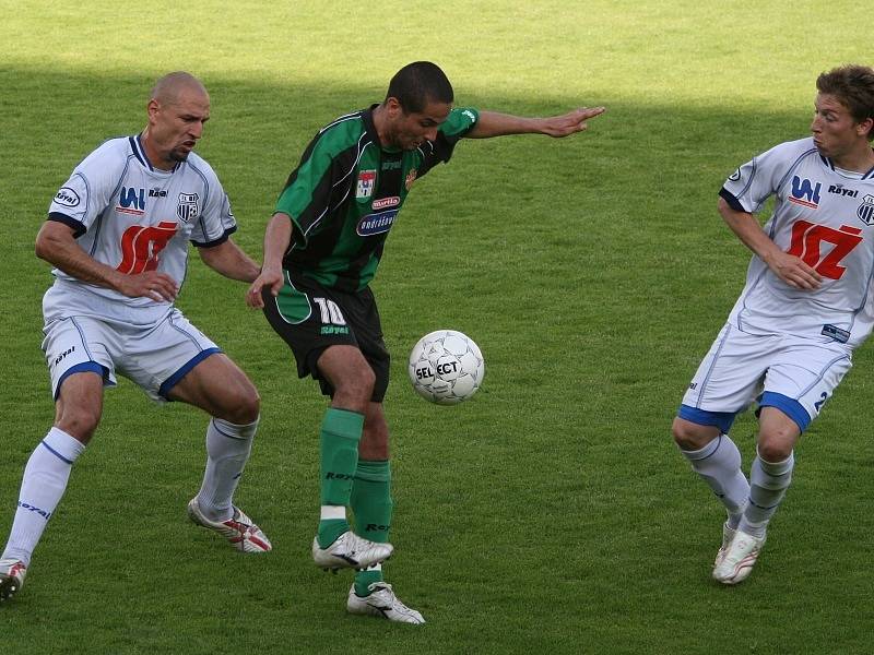 2. liga: Marila Příbram (zelení) - Ústí nad Labem (1:1).