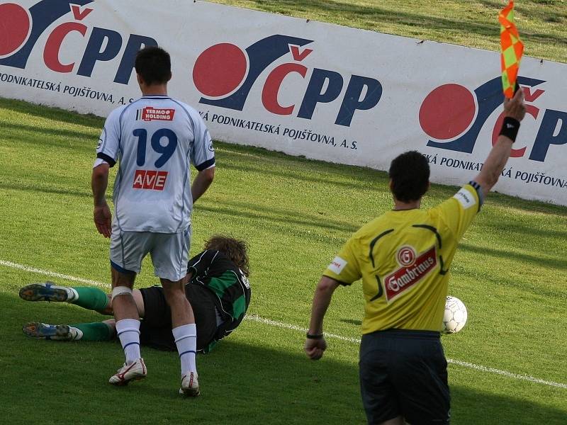 2. liga: Marila Příbram (zelení) - Ústí nad Labem (1:1).