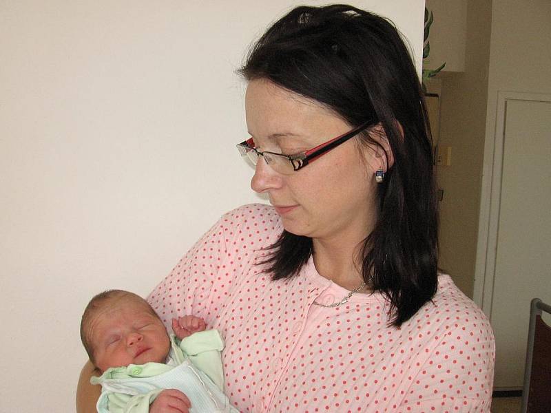 Ve středu 28. října si maminka Hana spolu s tatínkem Martinem z Dobříše poprvé pochovala svého prvorozeného synka Michala Poura, kterému sestřičky v porodnici po narození navážily 2,41 kg a naměřily 45 cm.