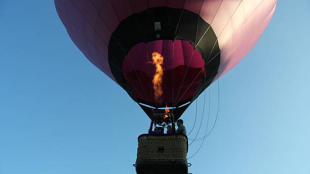Příbramský deník | Tandemový seskok z horkovzdušeného balonu | fotogalerie