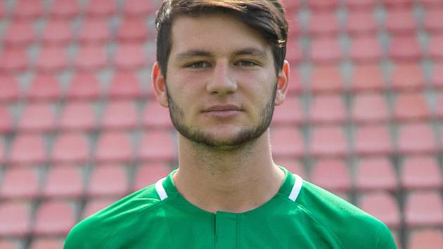 Devatenáctiletý záložník 1. FK Příbram Dominik Hloušek.