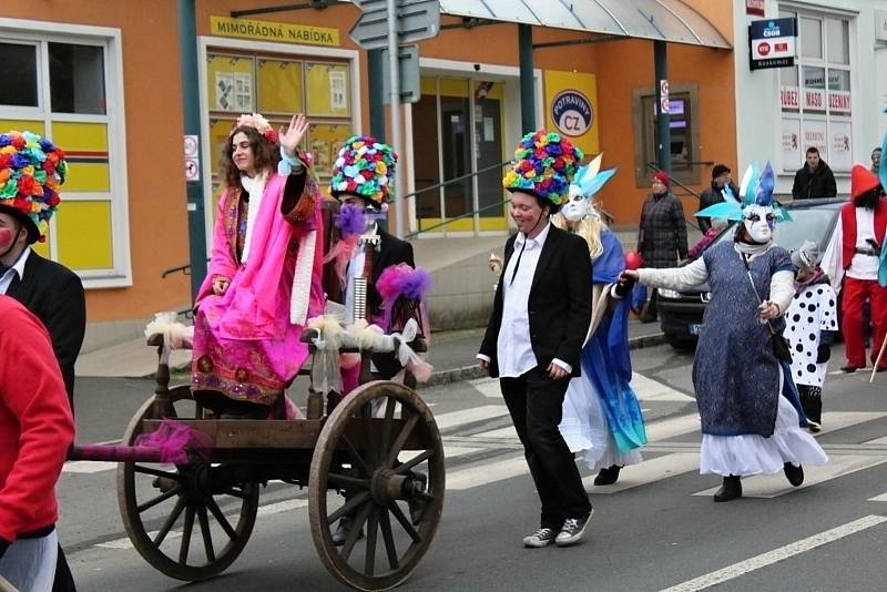 Sobotní masopustní průvod zahájil v Březnici čtyřicetidenní půst.