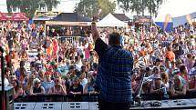 Letní festival v příjemném prostředí, přímo na pláži, byl v tropickém počasí volbou několika tisíců návštěvníků. Foto: Ondřej Navrátil