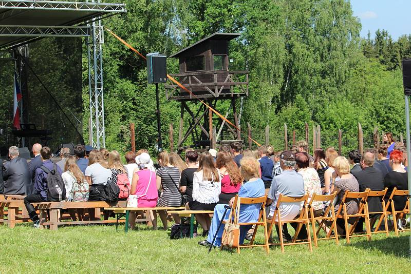 V bývalém lágru pro politické vězně žáci základních a středních škol z Příbramska představili své projekty na téma totality.