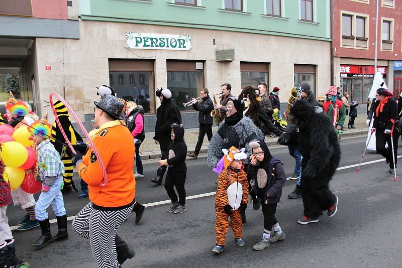 Sobotní masopustní průvod zahájil v Březnici čtyřicetidenní půst.