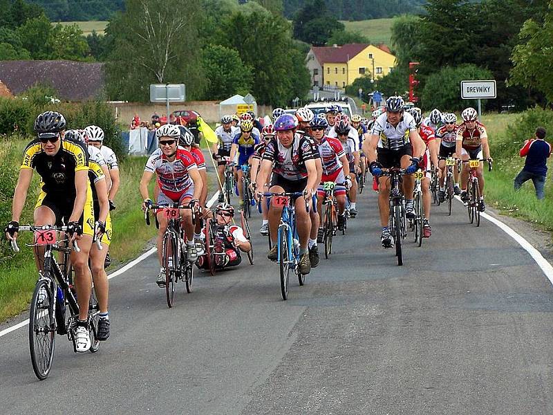 Pátý závod silničářských seriálů DA-BA - Povltavské Extraligy 2009, který se současně jel jako historicky první Mistrovství ČR zrakově postižených cyklistů na tandemech.