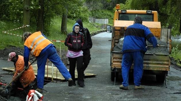 Stavební práce na budování pěší zóny už začaly