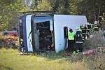 Při netradičním cvičení utekli z havarovaného vězeňského autobusu dva vězni.