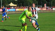 Stadion V Lipkách v Dobříši zažil ve středu v podvečer fotbalový svátek. K utkání 2. kola českého poháru MOL Cup sem přijel prvoligový tým Slovan Liberec.