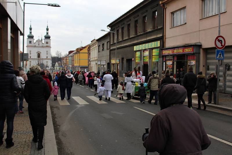 Sobotní masopustní průvod zahájil v Březnici čtyřicetidenní půst.