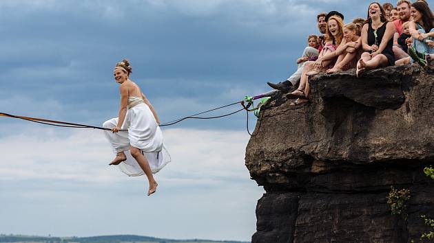 Czech Press Photo je prestižní fotografická soutěž s více než dvacetiletou tradicí, která každoročně prostřednictvím nejlepších fotografií a dokumentárních filmů mapuje nejvýznamnější události uplynulého roku v mnoha oblastech života.