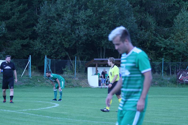 Fotbalisté Podlesí doma porazili Vestec 2:1.