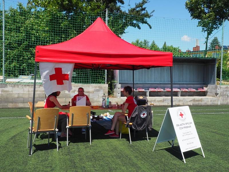 Na hřišti SK Spartak Příbram se konala akce Pomáhejme sportem.