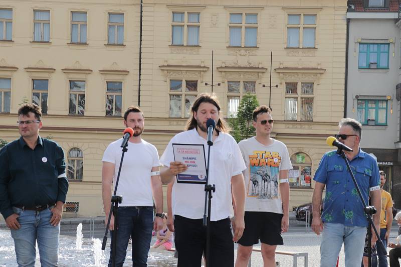 V Příbrami se už potřetí demonstrovalo proti výměně na pozici ministra spravedlnosti i proti premiérovi Andreji Babišovi. Tentokrát demonstranty podpořil i herec Pavel Nový.