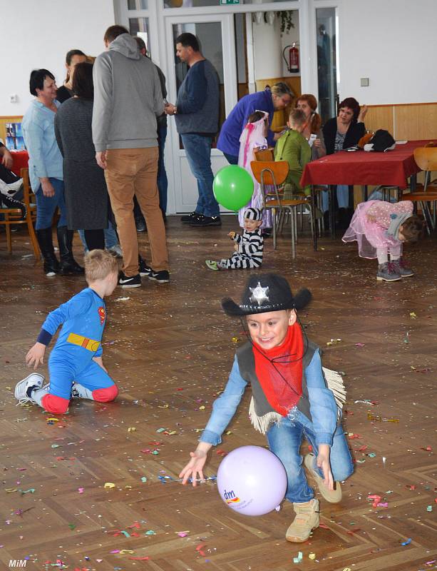 Dětský karneval v Sádku.