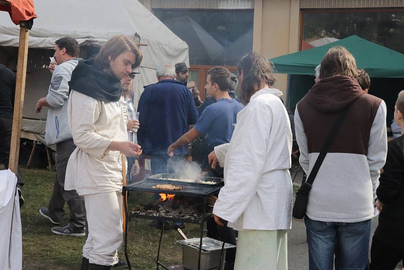 V Příbrami se o víkendu konala tradiční výstava nožů a chladných zbraní.