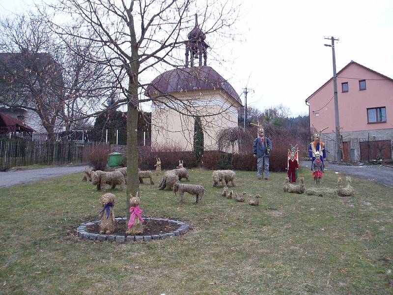 Velikonoční náves v Čenkově. 