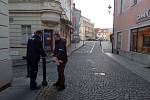 Policie zasahuje v bance na náměstí v Příbrami