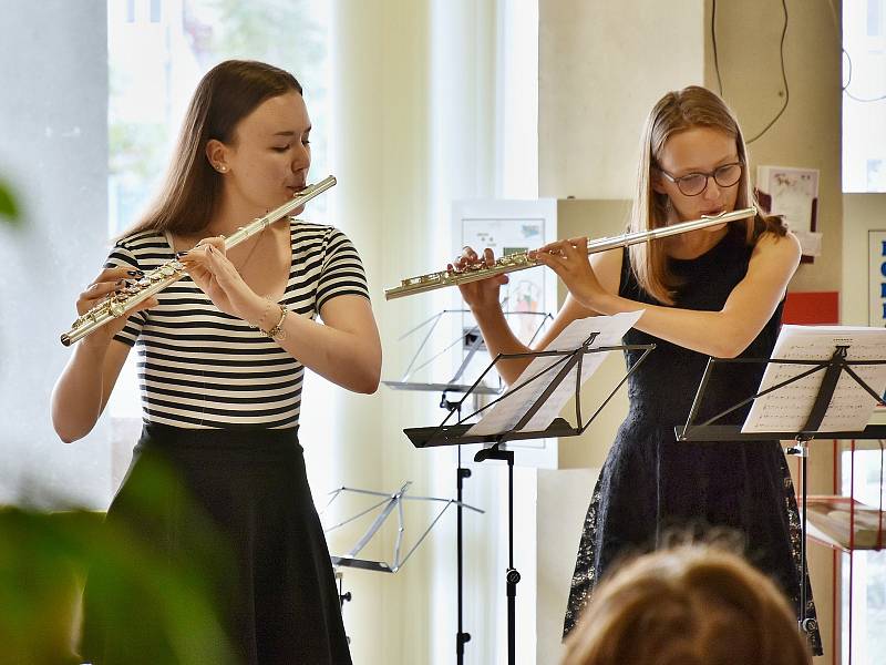 Koncert na hlavní recepci v Oblastní nemocnici v Příbrami v rámci Hudebního festivalu Antonína Dvořáka.